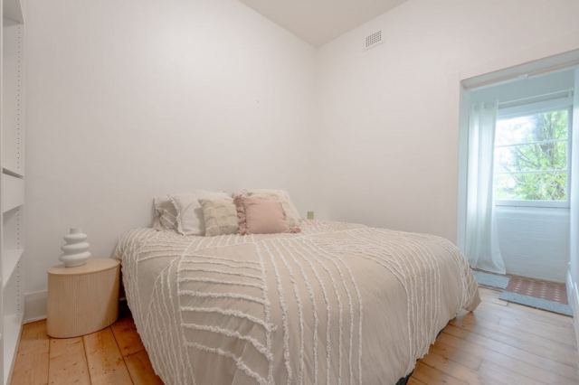 Stylish 2-Bedroom, 1-Bathroom Apartment in