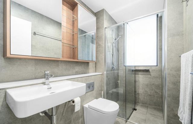 43-45 Loftus Cr, Homebush, NSW 2140