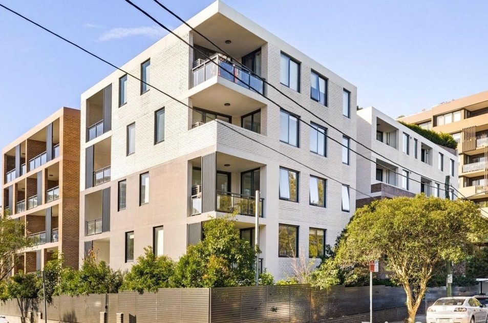 43-45 Loftus Cr, Homebush, NSW 2140