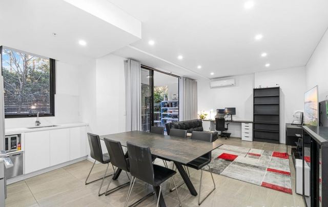 43-45 Loftus Cr, Homebush, NSW 2140