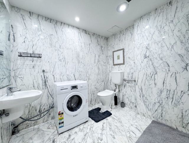 1-Bedroom Apartment with 1 Bathrooms – Millers Point - NSW