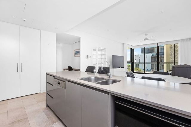 2-Bedroom, 2-Bathroom Apartment in Central North Fremantle