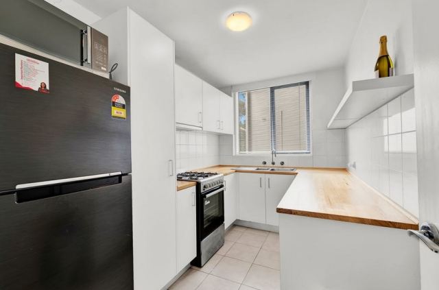 Armadale, Vic 3143 - 2 beds / 1 bath