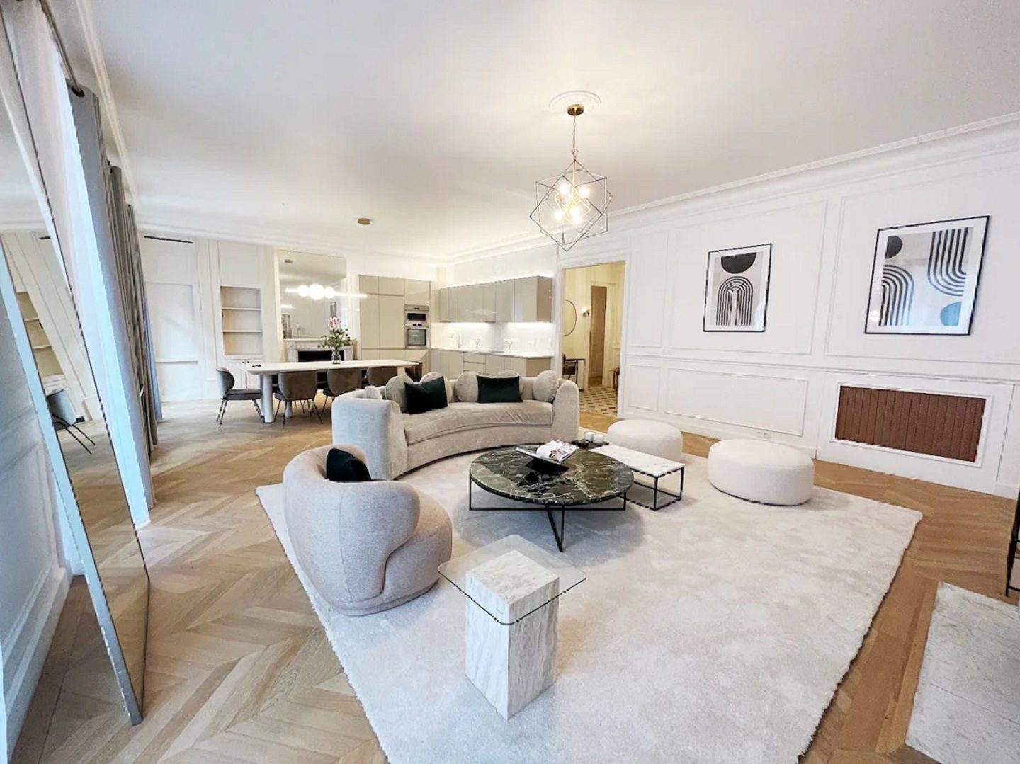 Prime Surfers Paradise Location – 2 Bed, 2 Bath Apartment for Rent