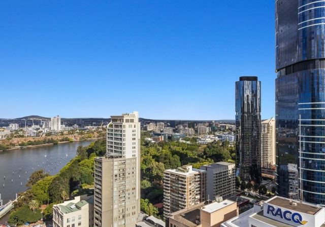 Prime Brisbane City Location – 2 Bed, 2 Bath Apartment for Rent