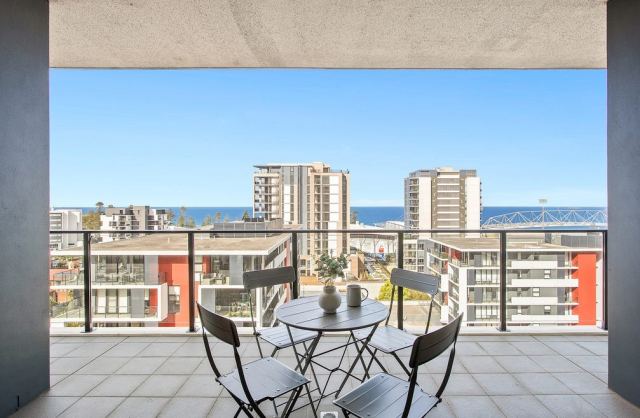Stylish 2-Bedroom, 2-Bathroom Apartment in Wollongong, NSW