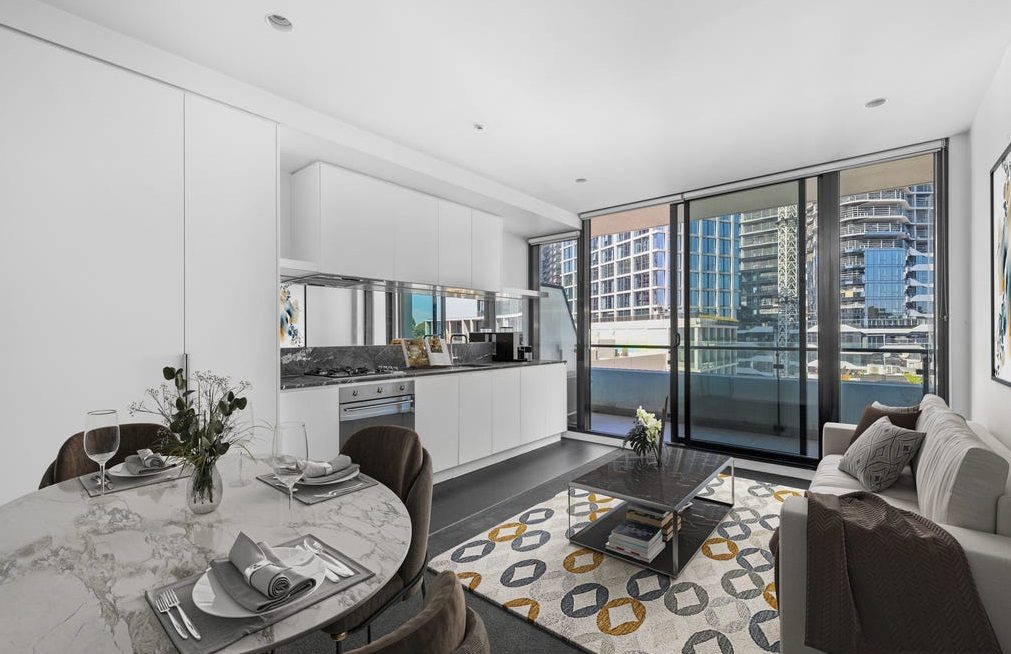 Spacious 1 Bedroom, 1 Bathroom Apartment – South Melbourne