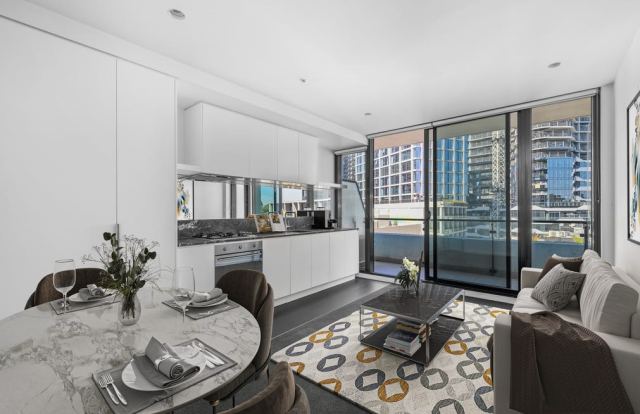 Spacious 1 Bedroom, 1 Bathroom Apartment – South Melbourne