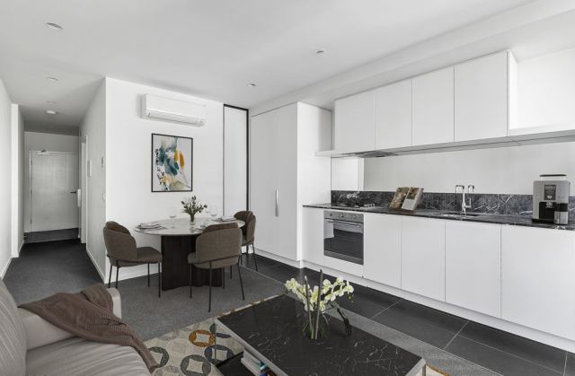 Spacious 1 Bedroom, 1 Bathroom Apartment – South Melbourne
