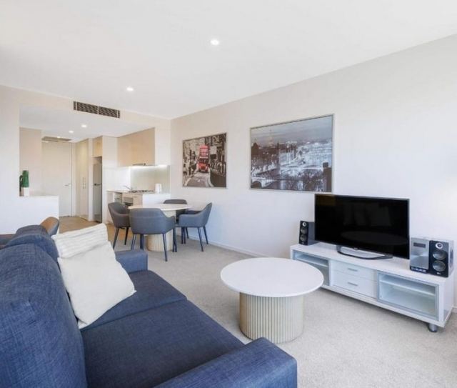18 Mount Alexander Rd, Travancore, Vic 3032