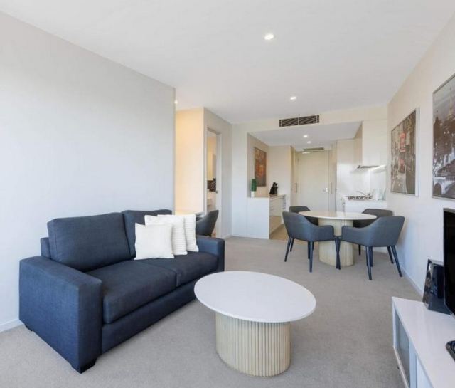 18 Mount Alexander Rd, Travancore, Vic 3032