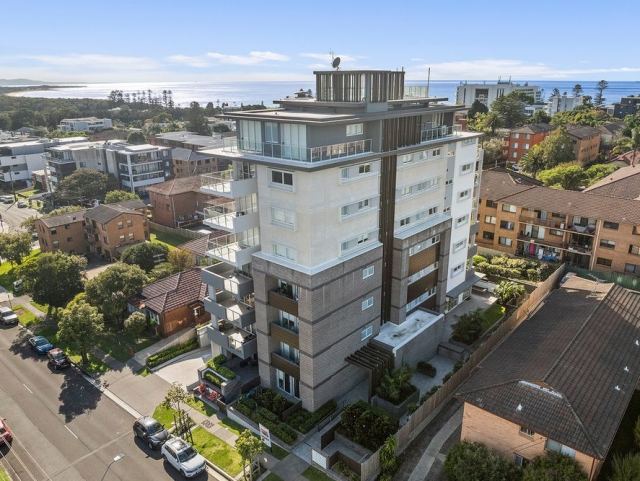 Spacious 2 Bedroom, 1 Bathroom Apartment – Wollongong