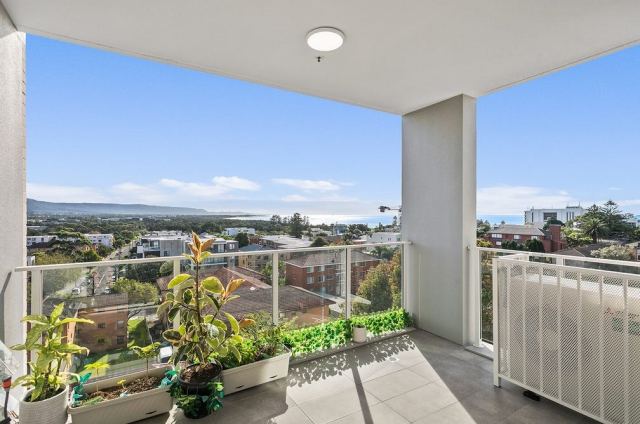 Spacious 2 Bedroom, 1 Bathroom Apartment – Wollongong