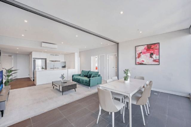 18 Footbridge Boulevard, Wentworth Point, NSW 2127